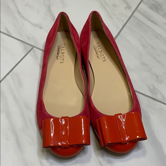 Beautiful TALBOTS Flats - Picture 1 of 8